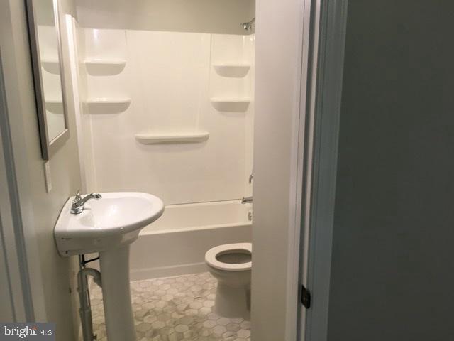 12 Oberlin Road Pennsville, NJ 08070 - Photo 38 of 50 master bath