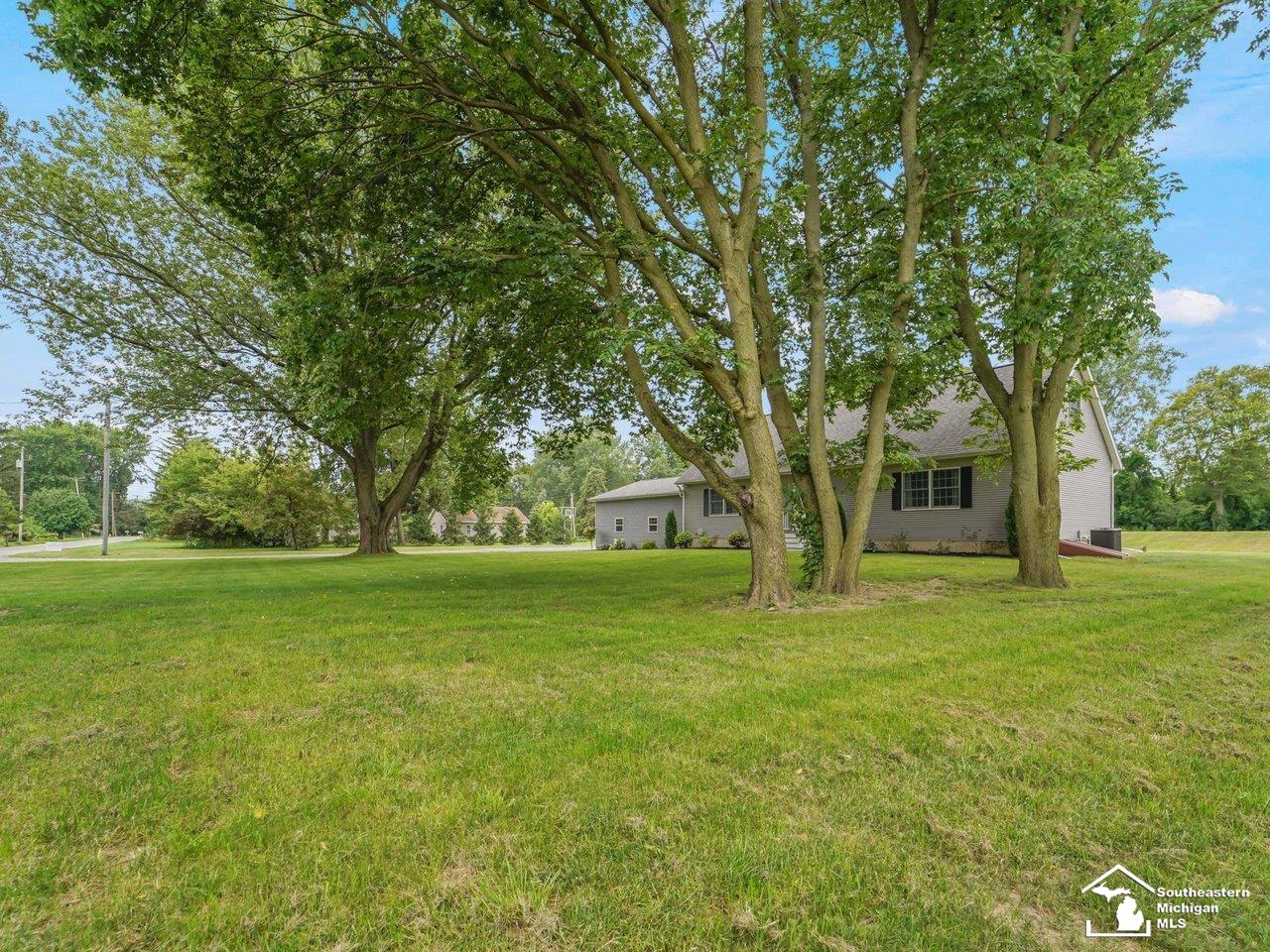 9463 Perry Road Erie, MI 48133 - Photo 3 of 60