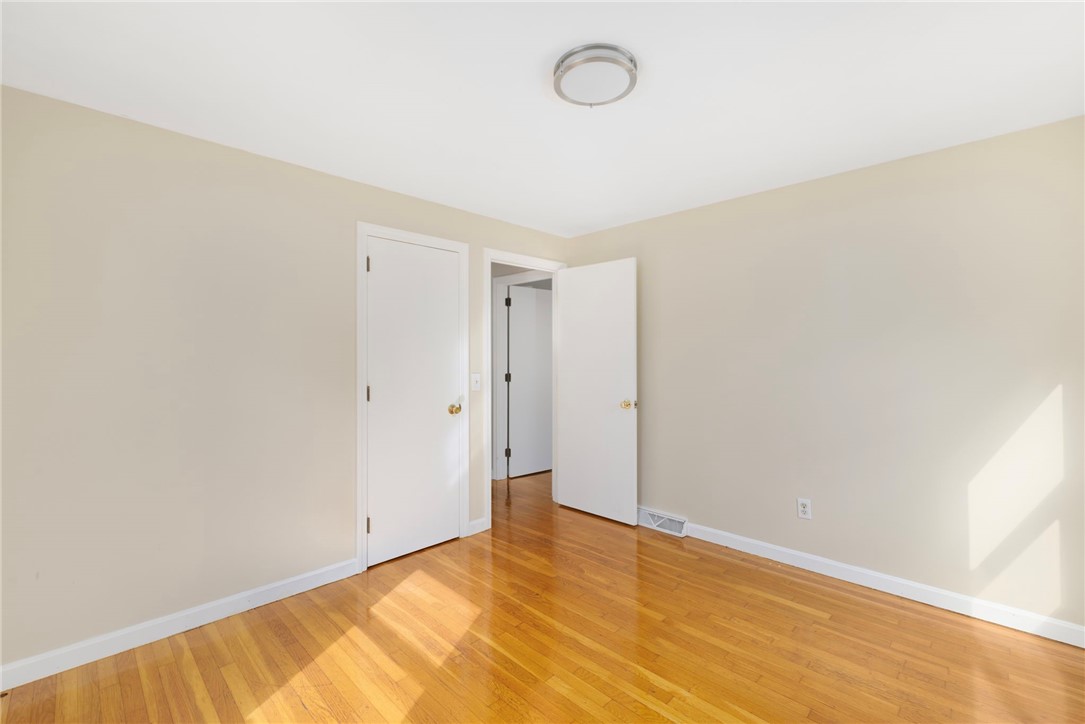 620 Dry Bridge Road North Kingstown, RI 02852 - Photo 11 of 14