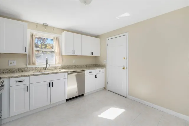 $299,900 | 620 Dry Bridge Road, North Kingstown, RI 02852