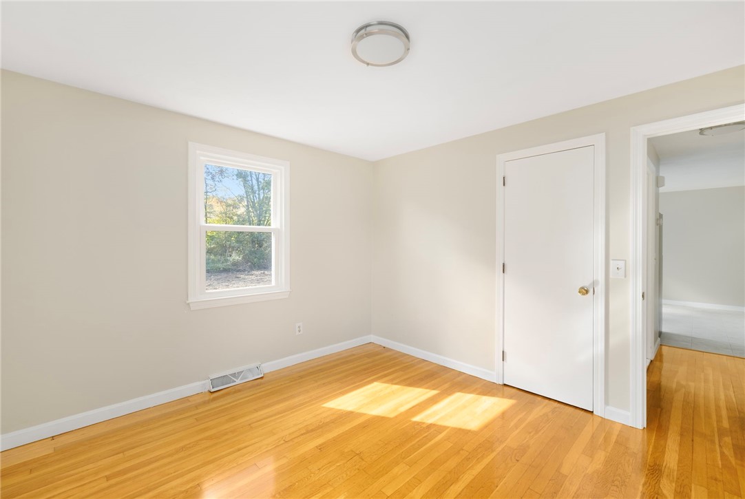 620 Dry Bridge Road North Kingstown, RI 02852 - Photo 10 of 14