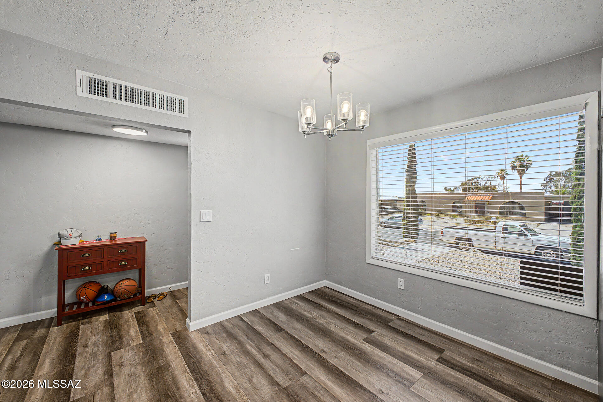 3249 South Serena Circle Tucson, AZ 85730 - Photo 10 of 27 Kitchen open to front entryway