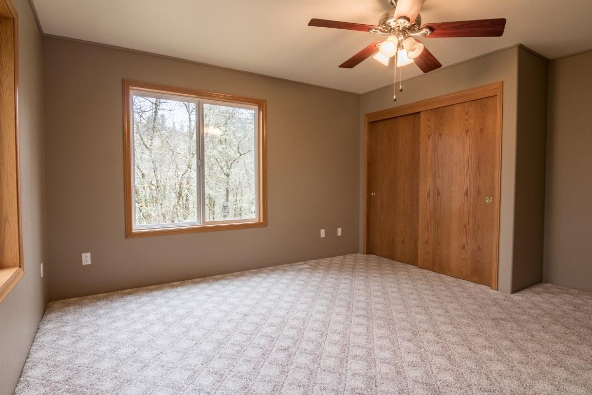 286 Castle Creek Road Grants Pass, OR 97526 - Photo 13 of 34 Additional Photo