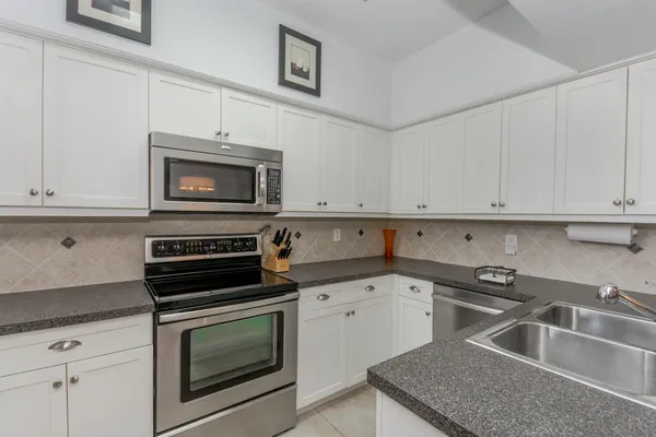 $6,800 | 4205 Fairway Drive North, Unit 4205, Jupiter, FL 33477