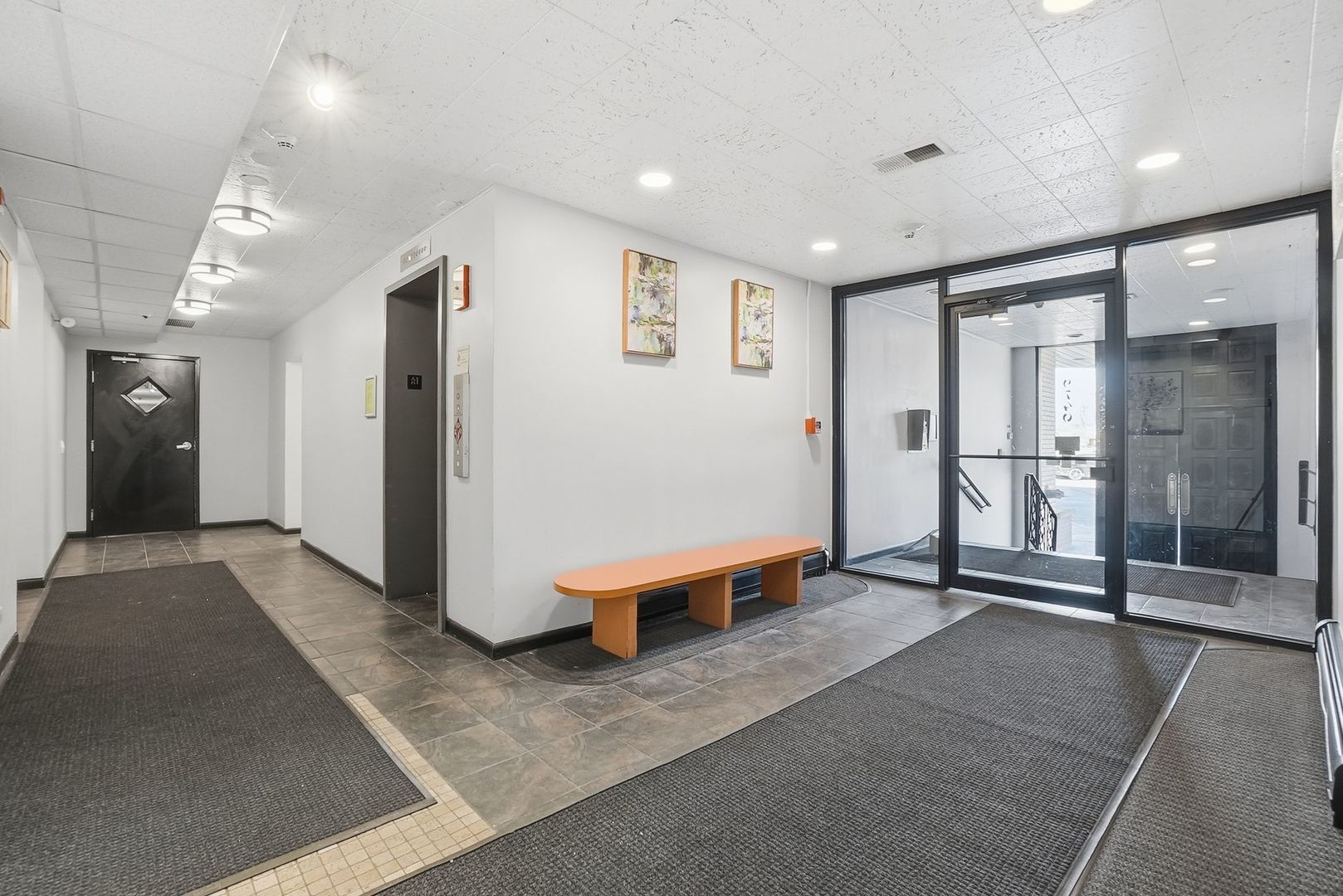 9740 South Pulaski Road, Unit 605 Oak Lawn, IL 60453 - Photo 3 of 23