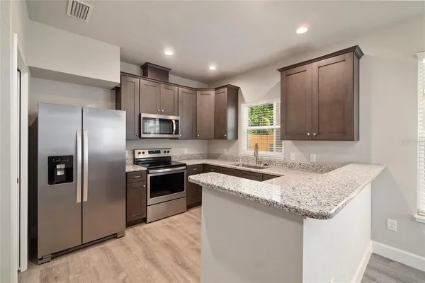 $3,975 | 622 Northwest 3rd Avenue, Unit 5, Gainesville, FL 32601