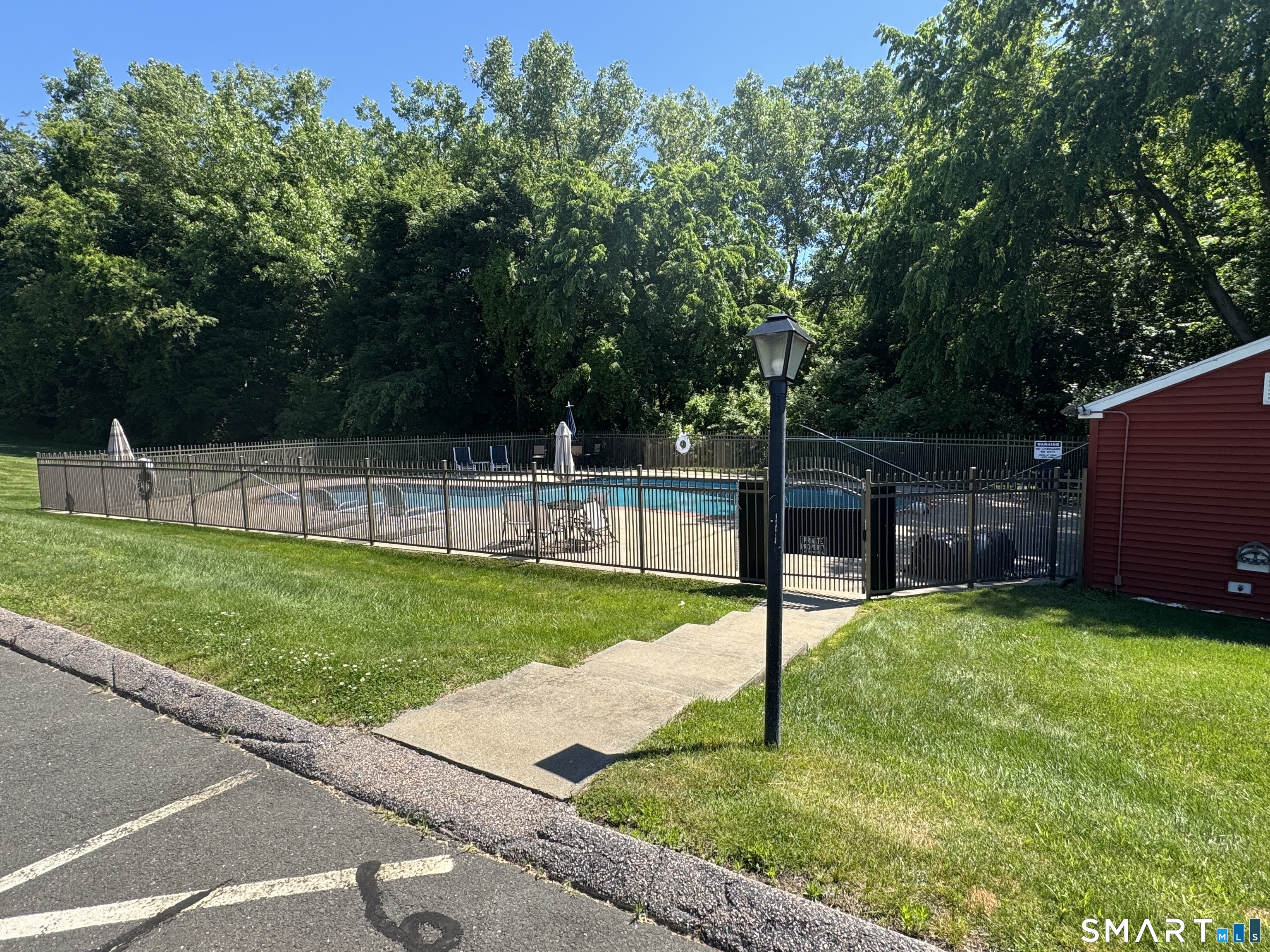 201 Regan Road, Unit 14C Vernon, CT 06066 - Photo 13 of 18