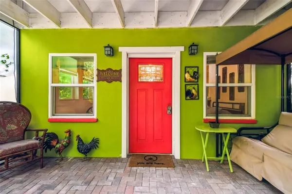 a view of a yard with plants