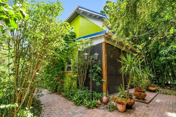 a sign that is on the side of the road