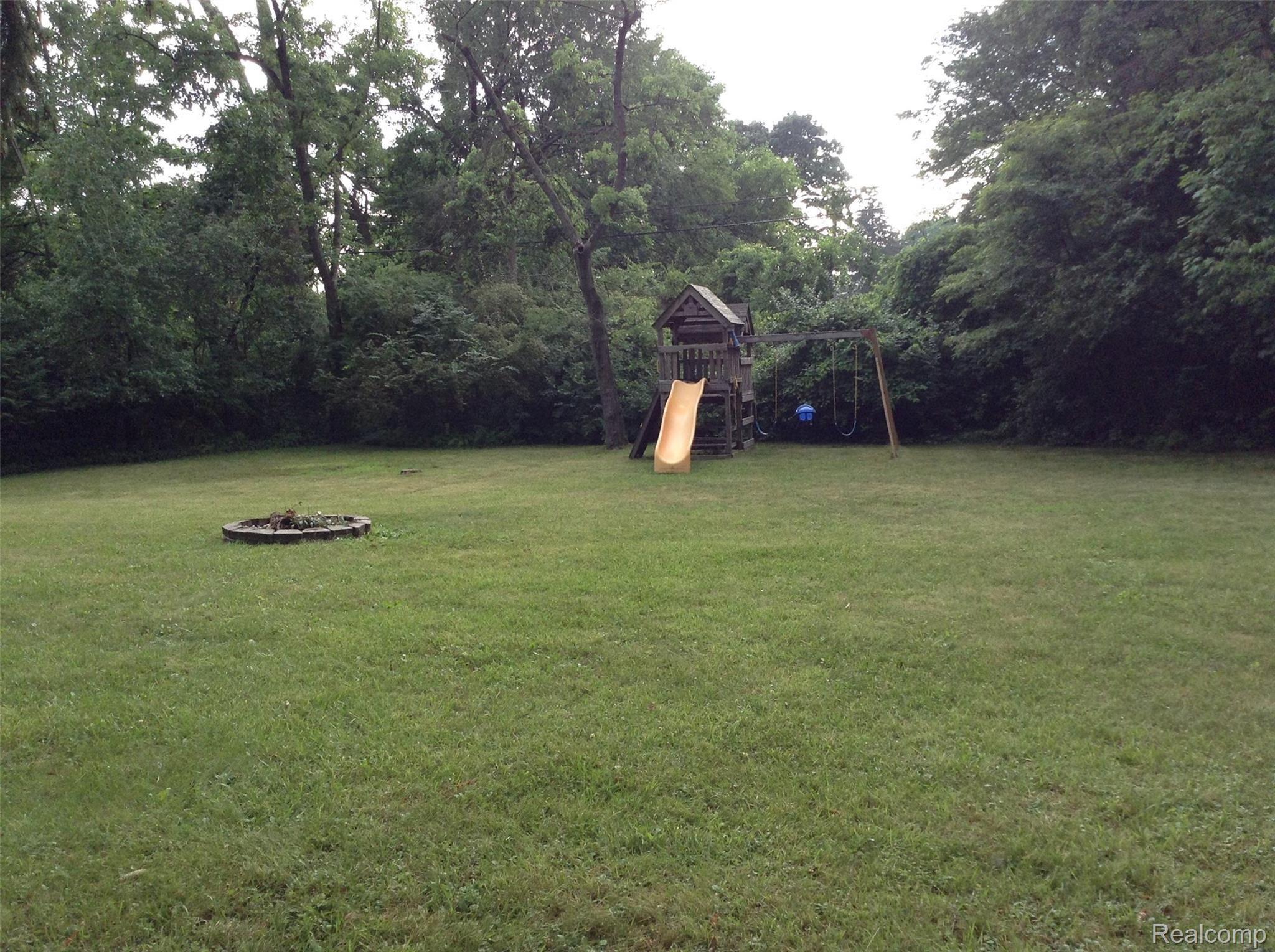 21101 Greenview Road Southfield, MI 48075 - Photo 26 of 28 23.jpg