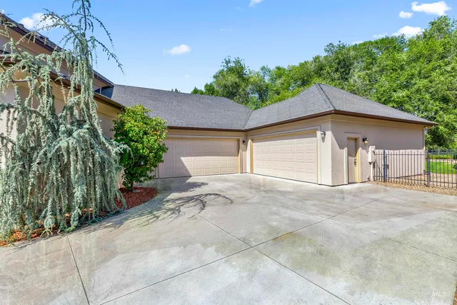 $2,150,000 | 1450 East Covey Run Court, Eagle, ID 83616