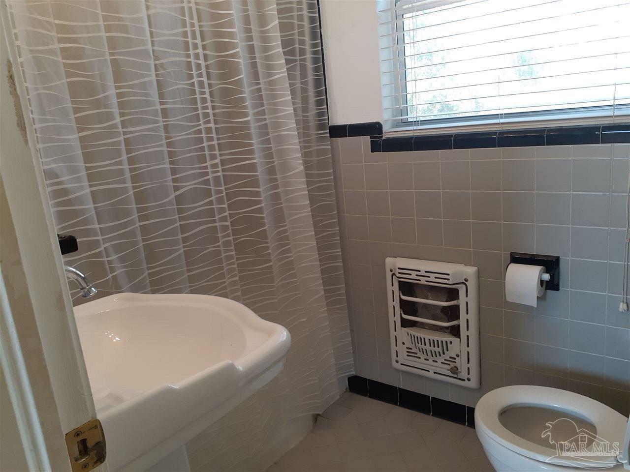 202 Alton Road Pensacola, FL 32507 - Photo 6 of 12 Gallery Image 6