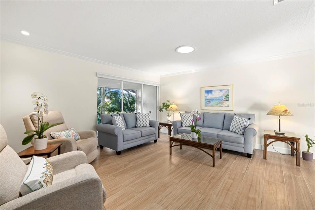 237 Hour Glass Way, Unit V6 Sarasota, FL 34242 - Photo 11 of 38