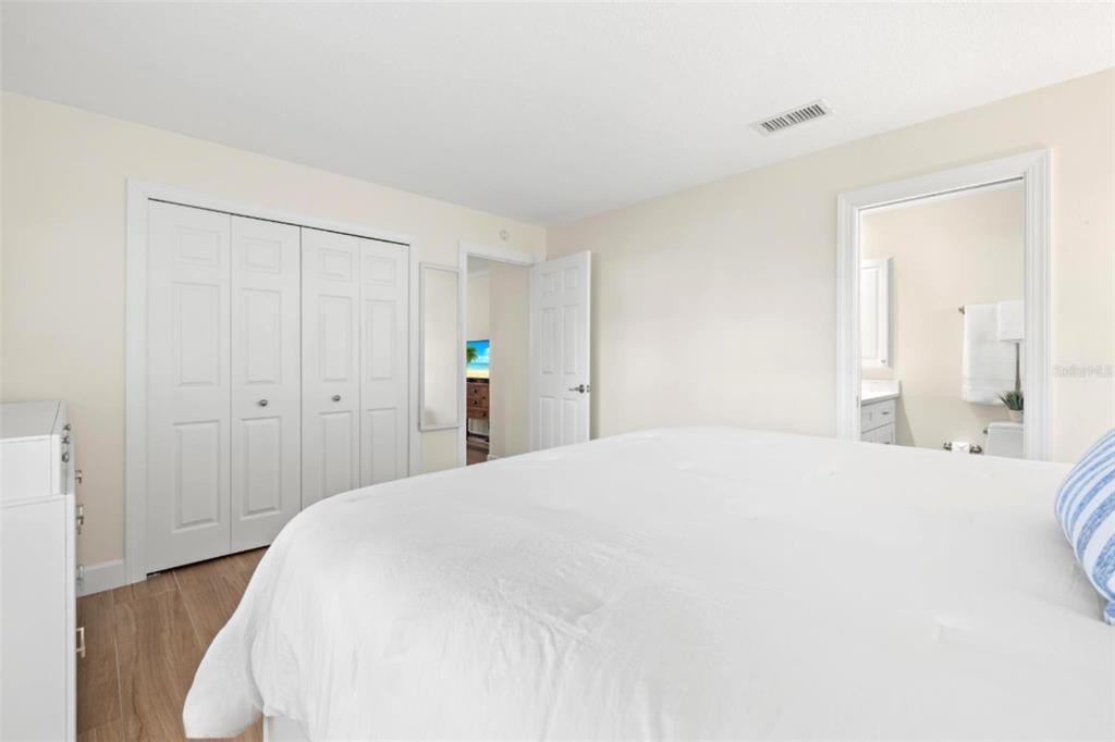 237 Hour Glass Way, Unit V6 Sarasota, FL 34242 - Photo 15 of 38