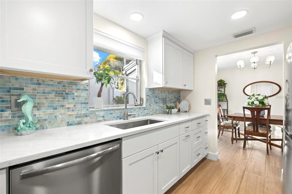 237 Hour Glass Way, Unit V6 Sarasota, FL 34242 - Photo 6 of 38