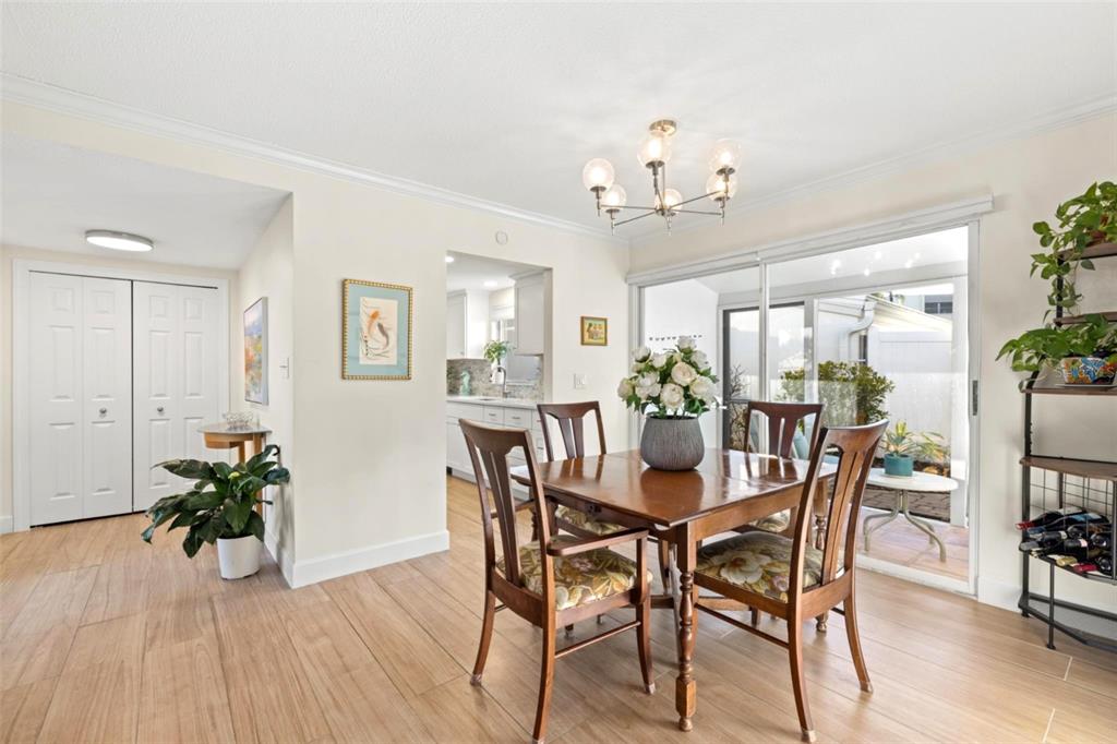 237 Hour Glass Way, Unit V6 Sarasota, FL 34242 - Photo 8 of 38