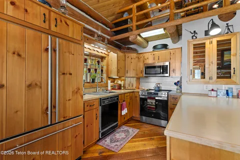 $1,950,000 | 9952 Aspen Lane, Victor, ID 83455