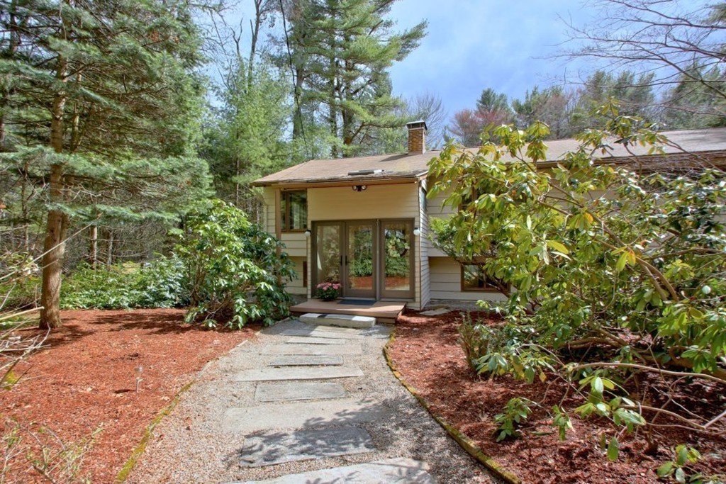 416 Taylor Road Stow, MA 01775 - Photo 3 of 29