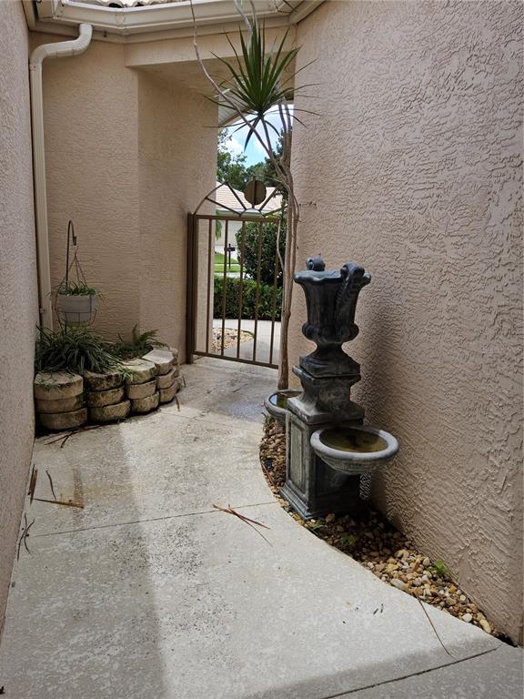 8023 St Andrews Way Mount Dora, FL 32757 - Photo 2 of 28 a living room with furniture