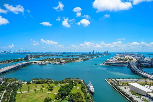 $13,500 | 900 Biscayne Boulevard, Unit 4202, Miami, FL 33132