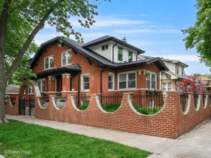 $850,000 | 5002 North Central Park Avenue, Chicago, IL 60625