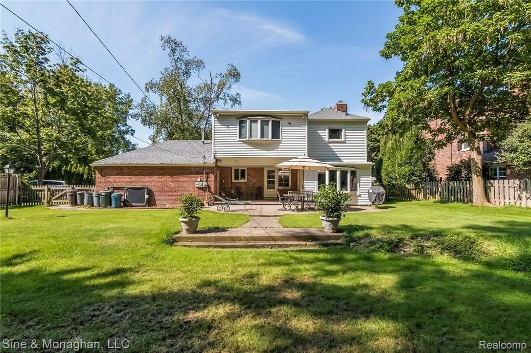 1012 Harvard Road Grosse Pointe, MI 48230 - Photo 29 of 35 029-Rear_View-3156244-medium.jpg