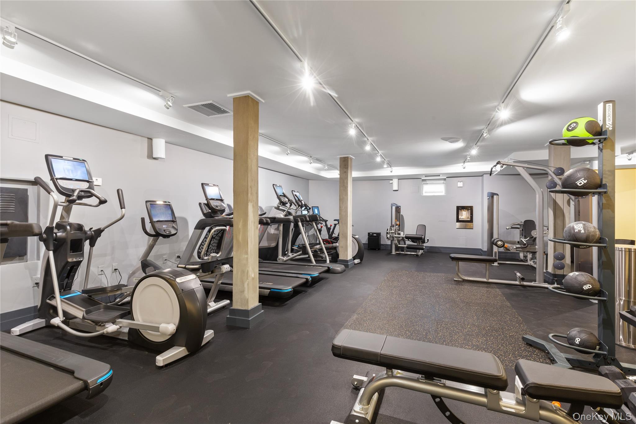 73-12 35th Avenue, Unit D44 Queens, NY 11372 - Photo 5 of 17 View of gym