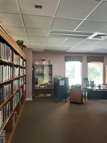 a view of livingroom with furniture