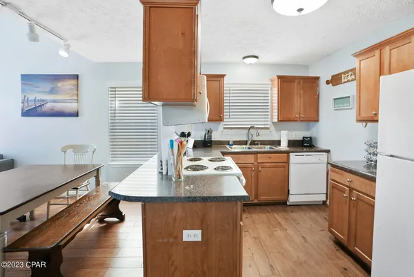 $2,000 | 123 White Cap Way, Panama City Beach, FL 32407