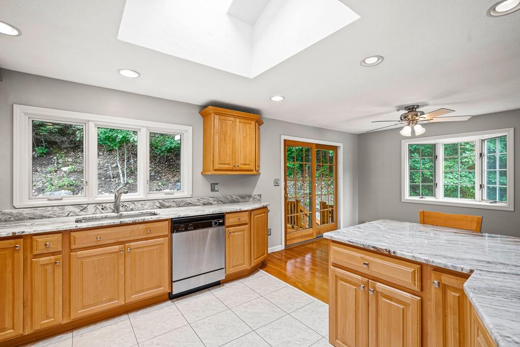 6 Hawk Road Woburn, MA 01801 - Photo 3 of 26 Gallery Image 3
