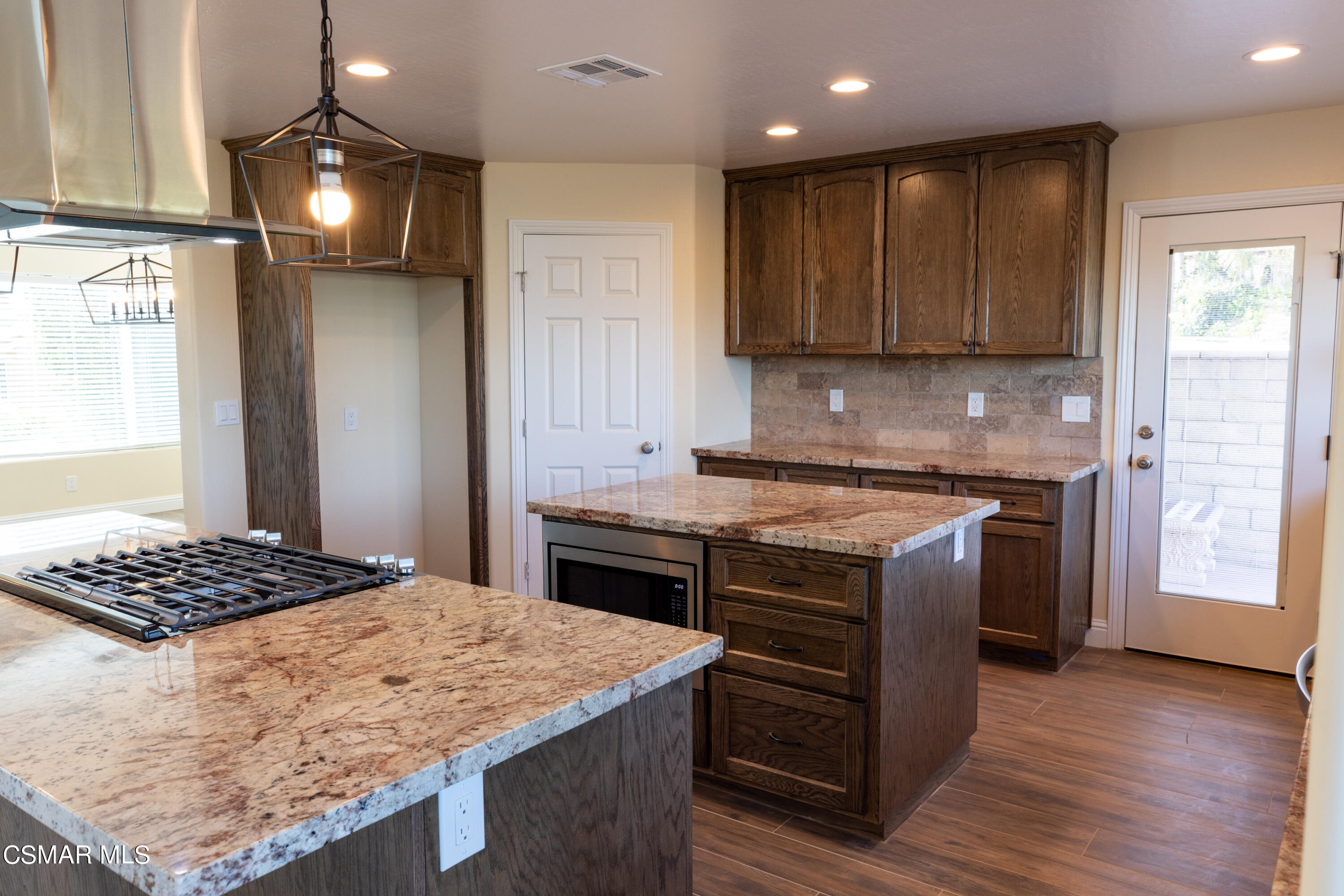 18715 Roxburgh Place Porter Ranch, CA 91326 - Photo 16 of 51 616A0696