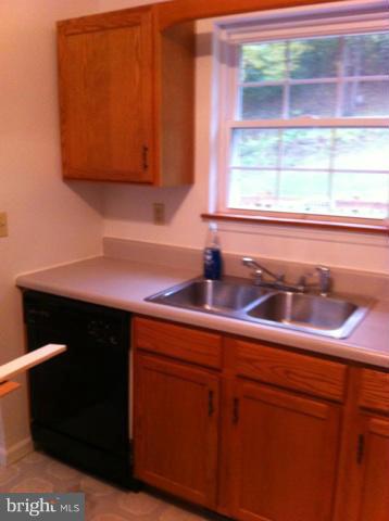 14100 Kings Grove Road Ellerslie, MD 21529 - Photo 13 of 29 Kitchen