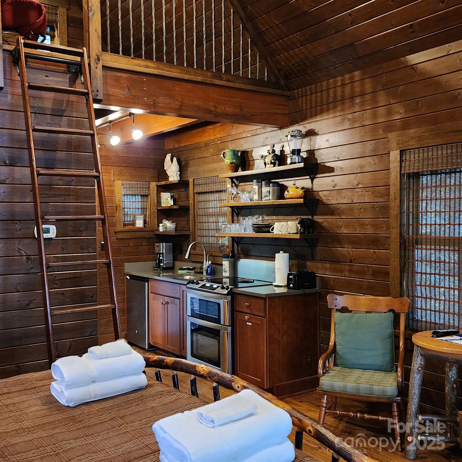 5 Chaucer Road Black Mountain, NC 28711 - Photo 37 of 48 a room with furniture