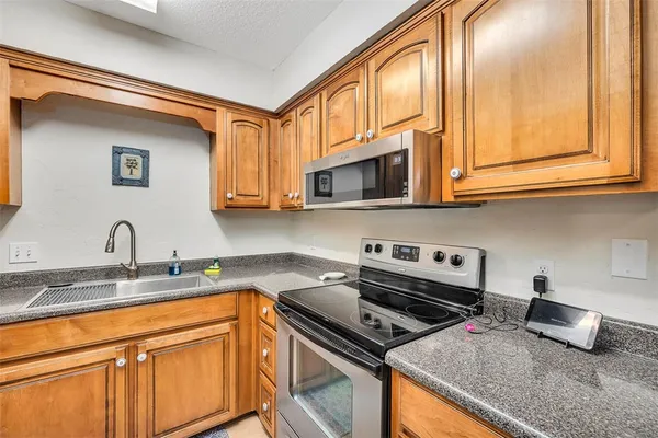 $349,900 | 100 Blair Road, Unit D8, St. Simons Island, GA 31522