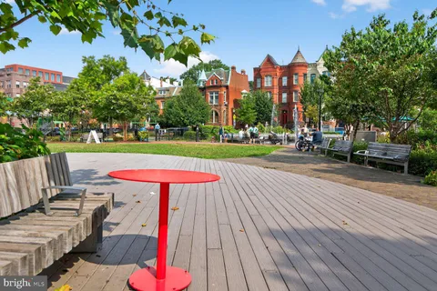 $825,000 | 905 South Carolina Avenue Southeast, Unit 6, Washington, DC 20003