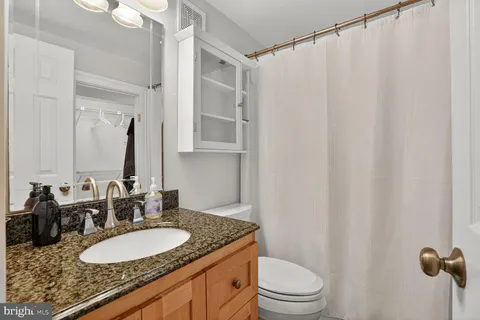 $825,000 | 905 South Carolina Avenue Southeast, Unit 6, Washington, DC 20003
