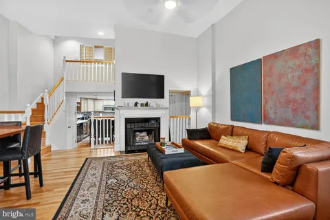 $825,000 | 905 South Carolina Avenue Southeast, Unit 6, Washington, DC 20003