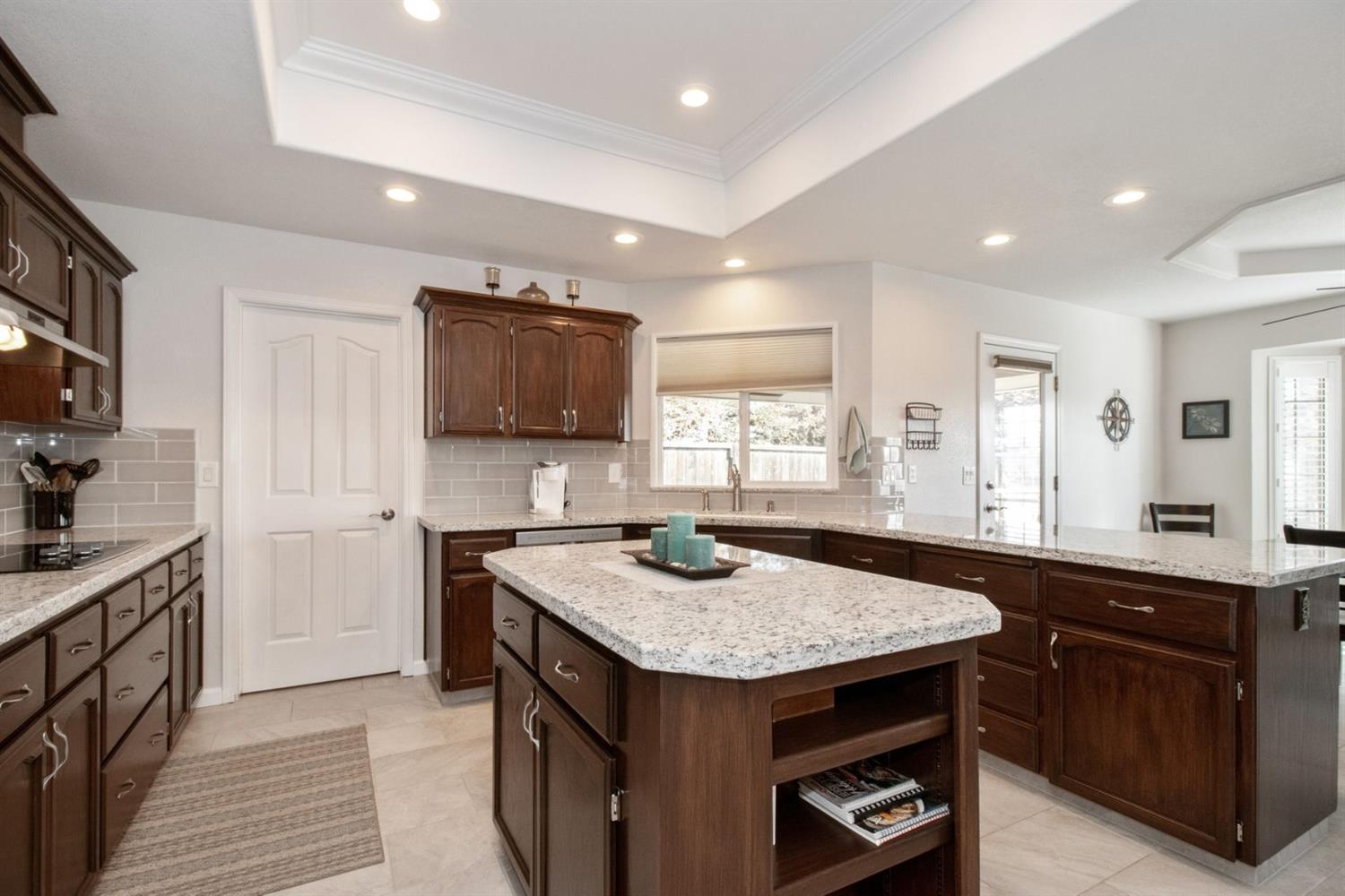 16935 Monreal Road Madera, CA 93636 - Photo 10 of 31 Gallery Image 10