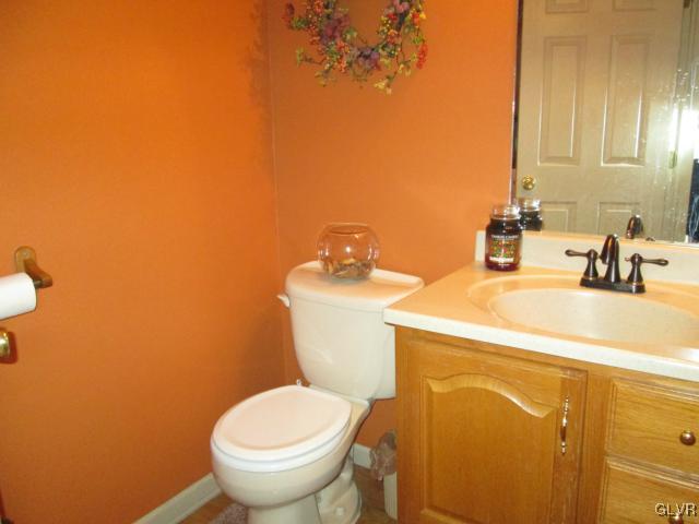 420 Ridge Lane Nazareth, PA 18064 - Photo 16 of 39 1st floor powder room