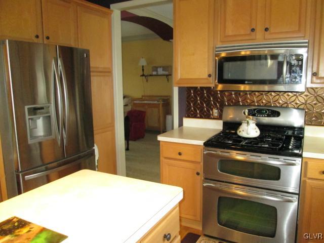 420 Ridge Lane Nazareth, PA 18064 - Photo 10 of 39 Double oven stainless steel range with gas cooktop