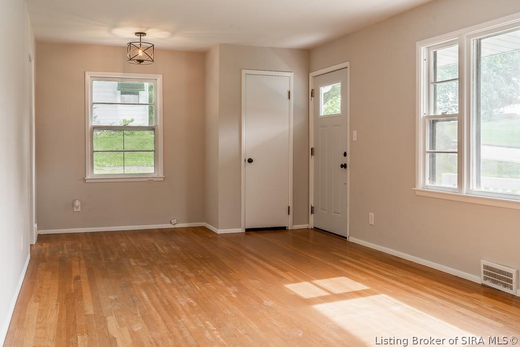 4320 Grant Line Road New Albany, IN 47150 - Photo 5 of 13 Gallery Image 5