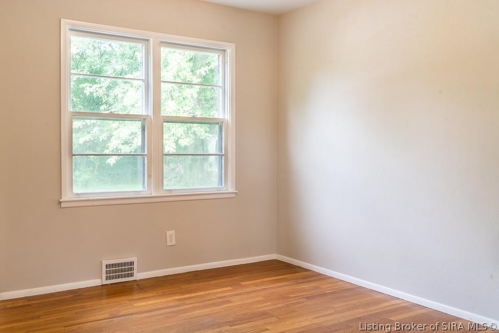 4320 Grant Line Road New Albany, IN 47150 - Photo 10 of 13 Gallery Image 10