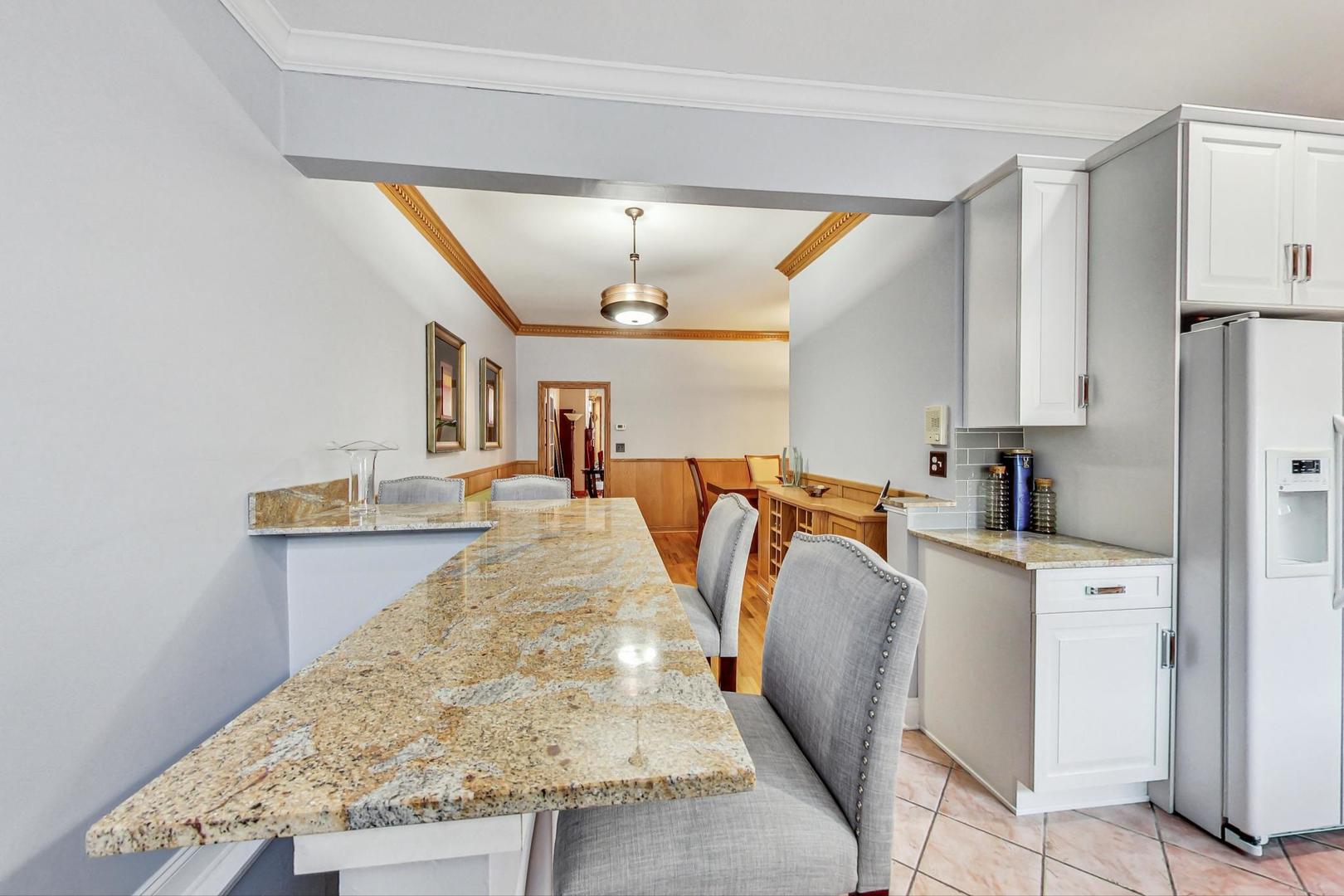 4332 North Kenmore Avenue Chicago, IL 60613 - Photo 13 of 32