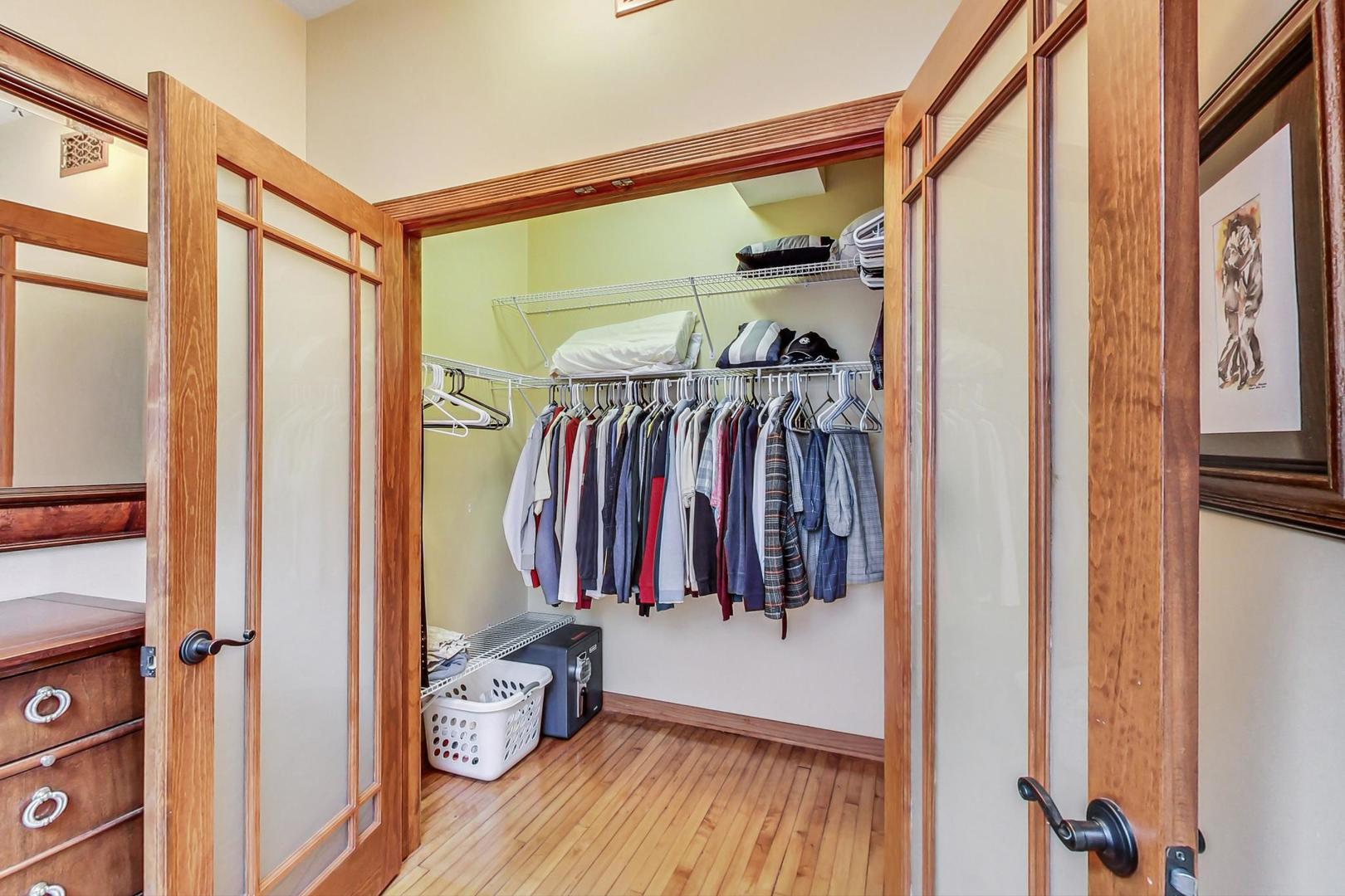 4332 North Kenmore Avenue Chicago, IL 60613 - Photo 19 of 32
