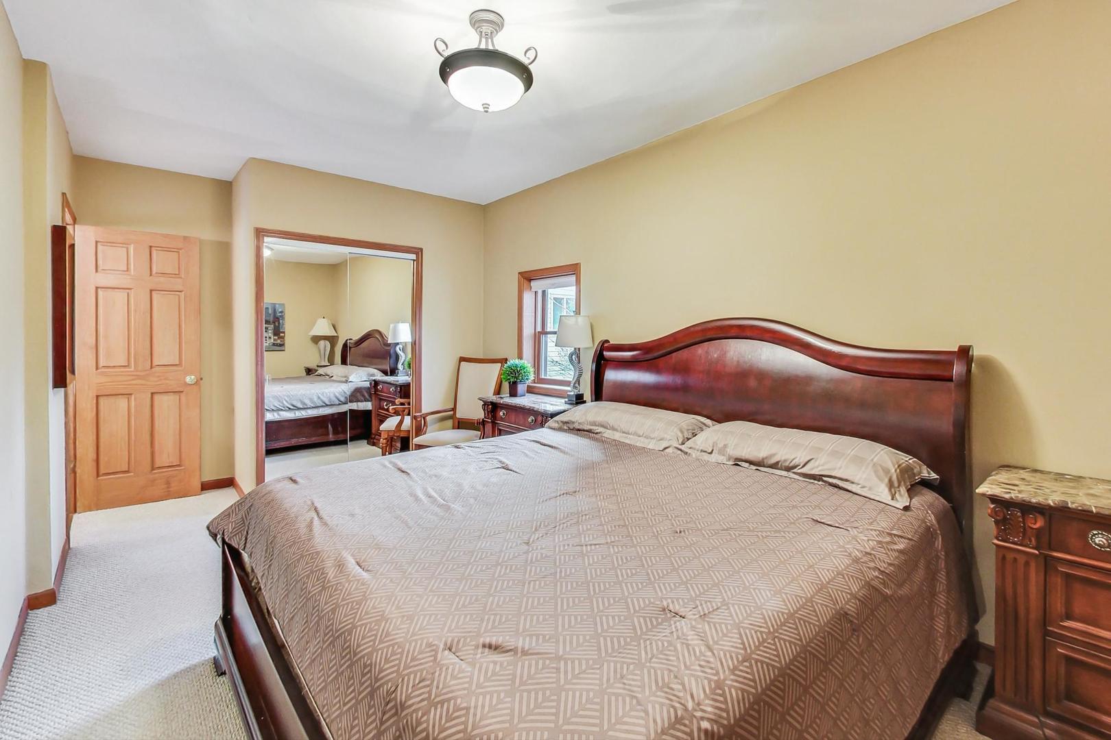 4332 North Kenmore Avenue Chicago, IL 60613 - Photo 20 of 32