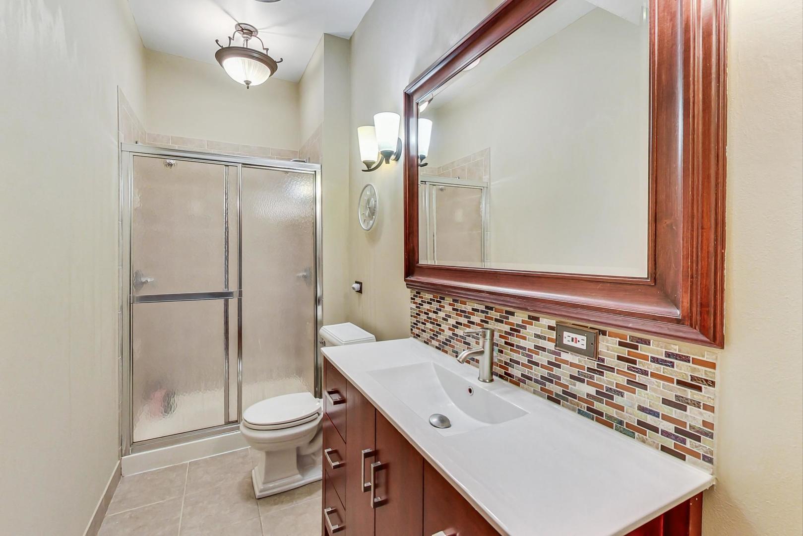 4332 North Kenmore Avenue Chicago, IL 60613 - Photo 23 of 32