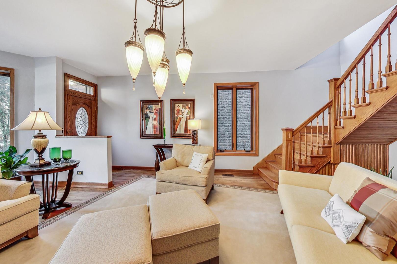 4332 North Kenmore Avenue Chicago, IL 60613 - Photo 3 of 32