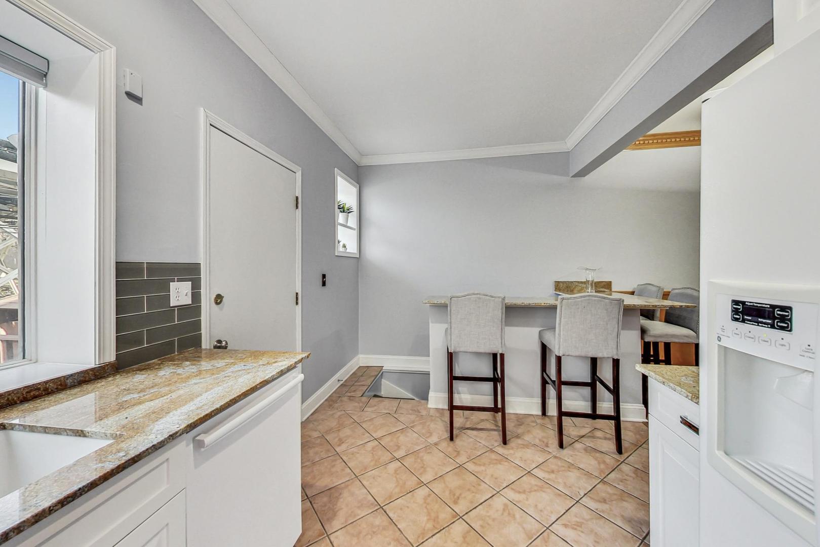 4332 North Kenmore Avenue Chicago, IL 60613 - Photo 10 of 32