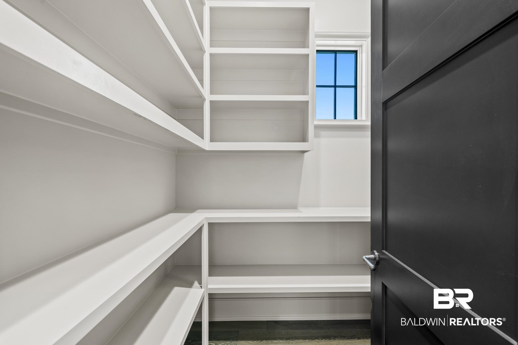 210 Castlands Court Fairhope, AL 36532 - Photo 19 of 50 Walk-in Pantry