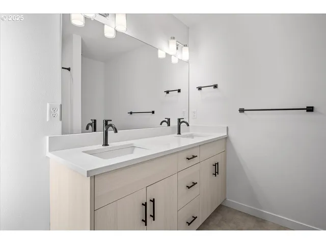 $449,900 | 5016 Northeast 113th Street, Vancouver, WA 98686